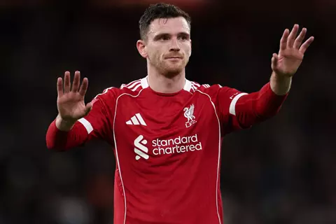 مناقشات في ليفربول.. تقارير: تحديد قيمة انتقال أندي روبرتسون إلى توتنهام